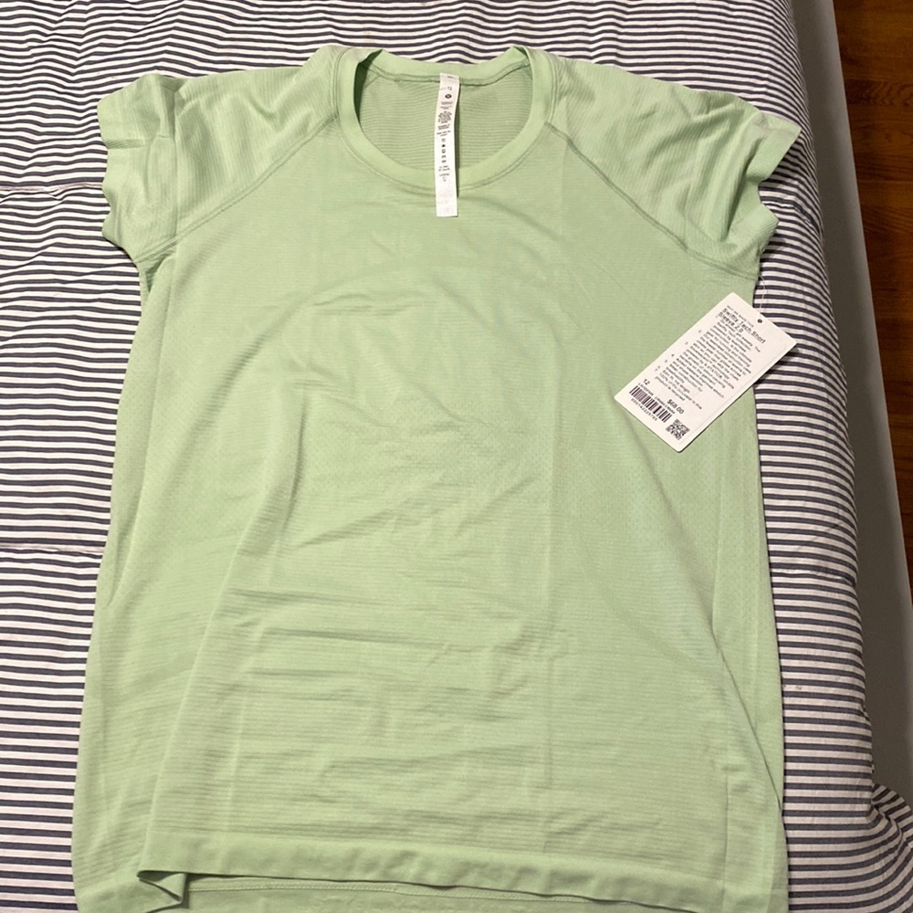 Swiftly tech short sleeve 2.0 NWT, size 12 light green